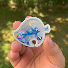 Load image into Gallery viewer, AC Seasonal Leaf Resin Shaker Keychain