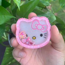 Load image into Gallery viewer, HKitty Resin Shaker Charm
